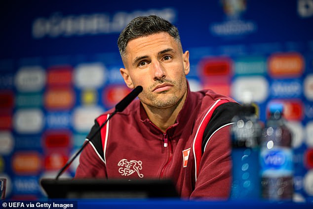 ฮาวเฟิร์ม ‘แชร์’ จ่อยืดสัญญาใหม่สาลิกา