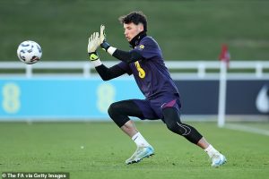 สาลิกายังจับตา ‘แทรฟฟอร์ด’ เฝ้าเสา