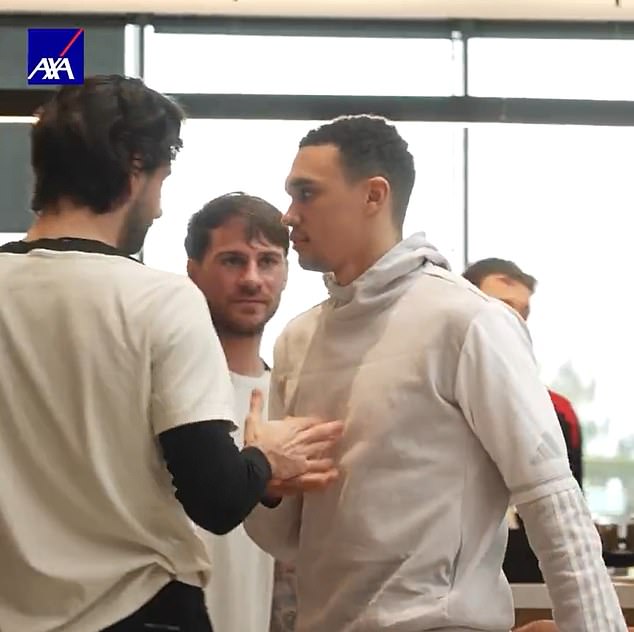 ไปด่าสโมสรนู้น! ‘ริโอ’ เชื่อแฟนหงส์ควรขอบคุณ ‘เทรนต์’