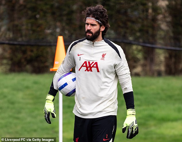 หงส์ไร้ ‘พ่อหมี’ ไม่ผ่านคอนคัสชั่น, โจนส์แบ็กขวาฉะทอฟฟี่