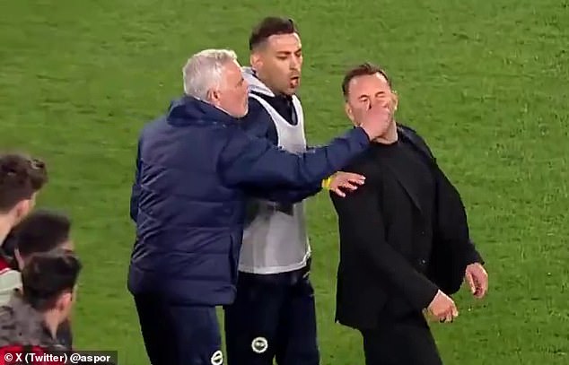 สำออย! เฟเนร์ด่าเช็ด ‘บูรุค’ ดิ้นเหมือนโดนยิง