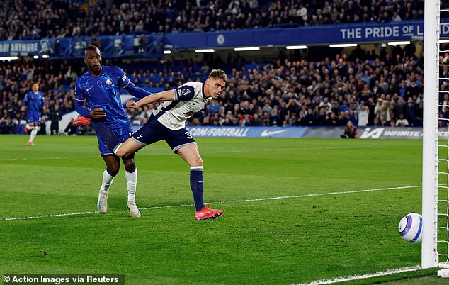 โคลวิลล์หยอด ‘พี่แจ็คคัมแบ็ค’ คือความแตกต่าง