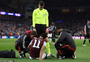 ระวังไว้ก่อน! ‘วัตกิ้นส์’ หลุดตัวจริงวิลล่าเพราะบาดเจ็บ