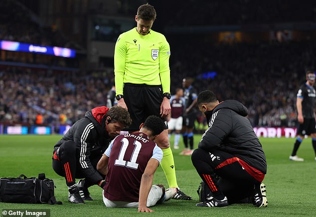 ระวังไว้ก่อน! ‘วัตกิ้นส์’ หลุดตัวจริงวิลล่าเพราะบาดเจ็บ