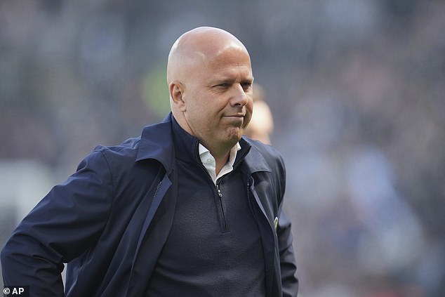 ให้คิดอีกที! ‘สล็อท’ เถียงหงส์พังไม่เกี่ยวลูกทีมล้า