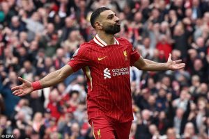 เนฟยกย่อง ‘บังโม’ ขึ้นหิ้งตำนานพรีเมียร์ลีก