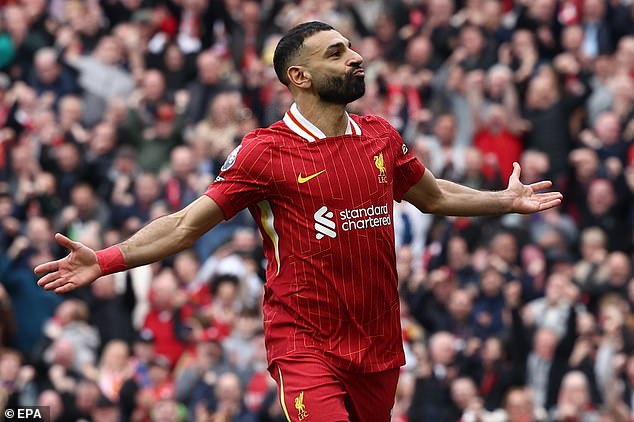 เนฟยกย่อง ‘บังโม’ ขึ้นหิ้งตำนานพรีเมียร์ลีก