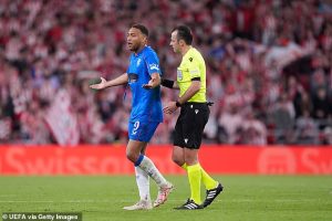 เสื้อขาดขนาดนี้! ‘บอสเรนเจอร์ส’ โวยเปาเมินให้จุดโทษ