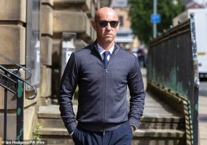 ตร.แค่เตือน ‘บัตต์’ หัวโขก รปภ.ห้ามฉี่รดกำแพง