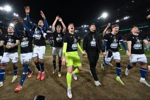 ซีอีโอห้างยาร้องลงโทษ ‘บีเลเฟลด์’ ไม่รดน้ำพื้นสนามก่อนเกม