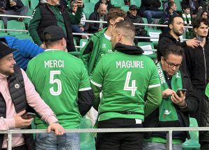 แฟนแซงต์-เอเตียนแสบ! ใส่เสื้อ ‘ขอบคุณแม็กไกวร์’ เย้ยลียง