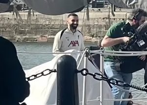 แฟนหงส์ร่วมมโน! ภาพหลุด ‘บังโม’ ถ่ายทำคลิปปริศนา