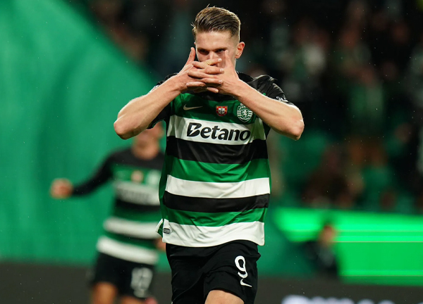 ‘เยอเคเรส’ ยังปิดปากเงียบหลังมีข่าว ‘ปืน-ผี’ รุมจีบ