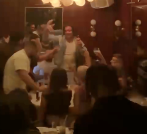 ‘ขุนแจ๊ค’ ควงเพื่อนปาร์ตี้สนั่นลอนดอน