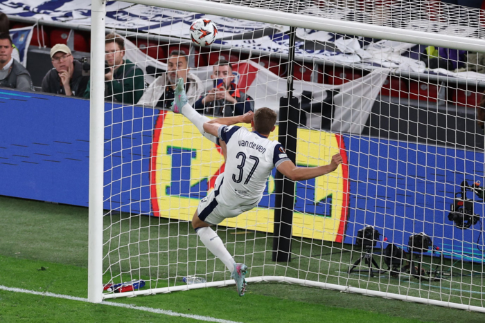 พื้นไม่นุ่ม! ‘มิคกี้’ เผยยอมเจ็บหลังบินสกัดบนเส้น