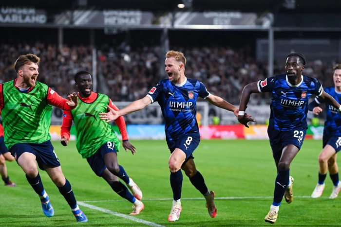 ‘เอลเวอร์สเบิร์ก’ แพ้เพลย์ออฟ ‘ไฮเดนไฮม์’ อยู่บุนเดสต่อ