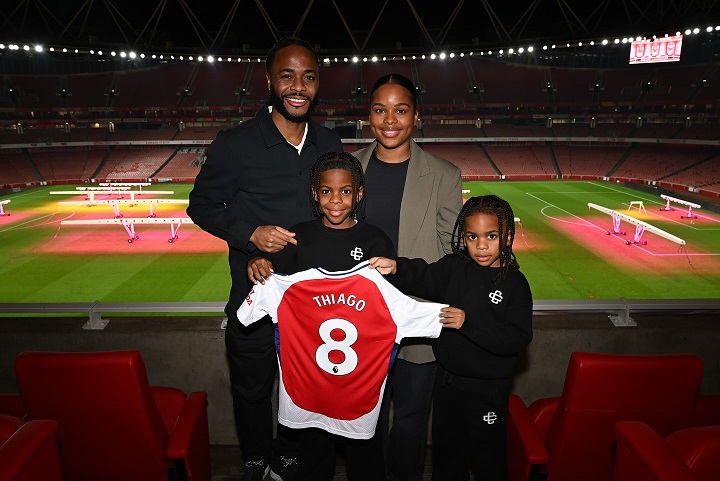 ฝากปั้น! ลูก ‘สเตอร์ลิ่ง’ เซ็นเข้าอคาเดมี่ปืน