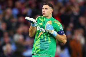 วิลล่ามองหานายด่านเพิ่มหลังอนาคต ‘มาร์ติเนซ’ ไม่ชัวร์