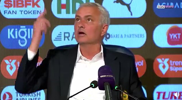 เชิงยังหนา! ‘น้ามู’ ตอบสื่อ ‘โยนหัวก้อย’ เลือกนักเตะลงสนาม