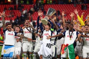 ใครผลัก! ‘ซน’ โชว์แผลหัวกระแทกถ้วยแชมป์