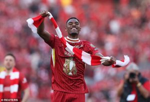 ‘กราฟ’ เนื้อเต้นเตรียมขึ้นรถแห่หงส์เถลิงแชมป์