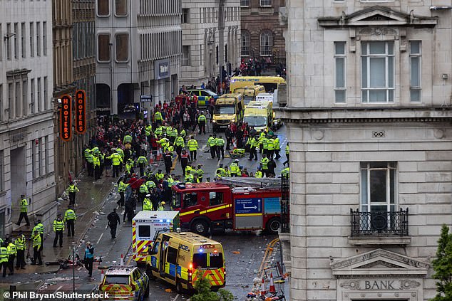 ‘ปธ.ฟีฟ่า’ ส่งกำลังใจแฟนหงส์หลังเหตุสลด