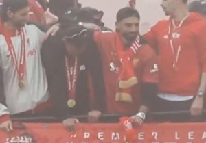 แฟนหงส์ไม่อิน! ‘เทรนต์’ น้ำตารินบนรถแห่