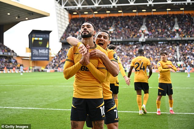 ของขวัญอำลา?! ‘คุนย่า’ แจกโรเล็กซ์เพื่อนแซมบ้า