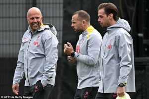 ‘สล็อท’ ไม่ขวาง ‘ไฮติงก้า’ คุมอาหยักซ์