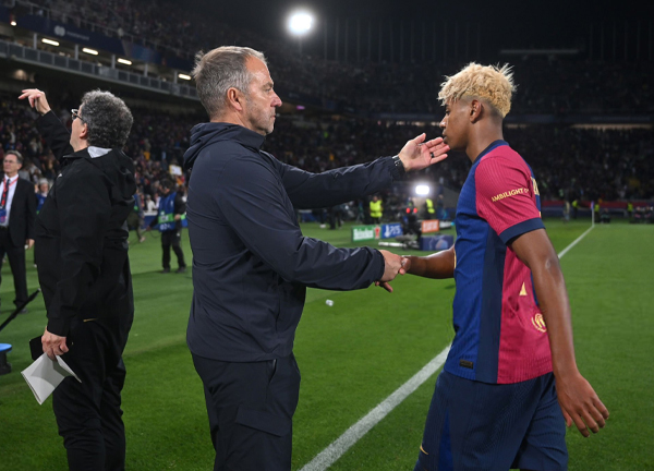 ฟลิคชม ‘ยามาล’ ช่วยทีมคืนสู่เกม-รอผล ‘คุนเด้’ เจ็บ