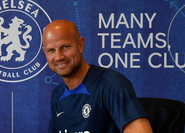 ผีเตรียมดึง ‘เฟรเซอร์’ อดีตมือปั้นสิงห์เฟ้นหาดาวรุ่ง