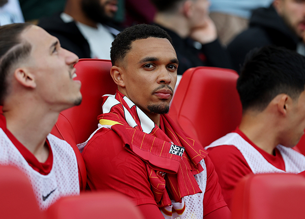 อยากย้ายเอง! คาร์ร่าไม่เห็นด้วยหงส์จัดพิธีอำลา ‘เทรนท์’