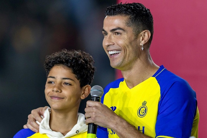 พ่อเป็นปลื้ม! ‘ลูกโด้’ ติดทัพฝอยทองยู-15 หนแรก