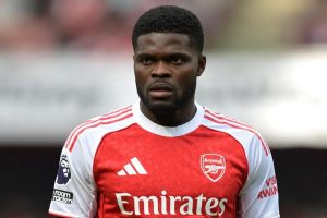 ‘พี่ต้า’ ยันอยากให้ ‘ปาร์เตย์’ อยู่ปืนต่อ