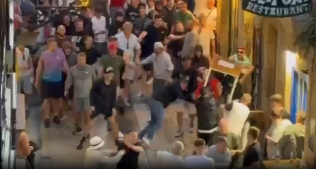 เดือดก่อนเลย! ‘แฟนผี,ไก่’ ใส่กันยับก่อนชิงยูโรป้า