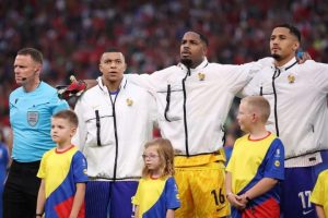 ปูดราชันส่ง ‘ปธ.เป้’ กล่อม ‘ซาลิบา’ สวมชุดขาว