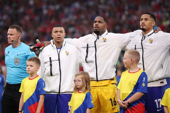 ปูดราชันส่ง ‘ปธ.เป้’ กล่อม ‘ซาลิบา’ สวมชุดขาว