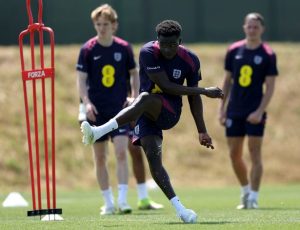 ไม่การันตี! ทูเคิ่ลขอเช็คอาการ ‘ซาก้า’ ก่อนเจออันดอร์ร่า