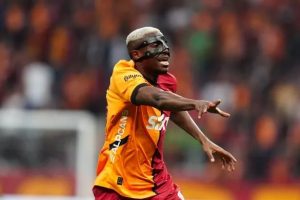 ผียังสนใจ ‘โอซิมเฮน’ แต่ติดปัญหาค่าเหนื่อย+ค่าตัว