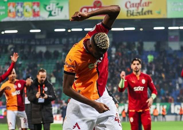 บุ๊คตั๋วรอแล้ว! อัล-ฮิลาลสู้ 75 ลย. รอ ‘โอซิมเฮน’ ตัดสินใจ