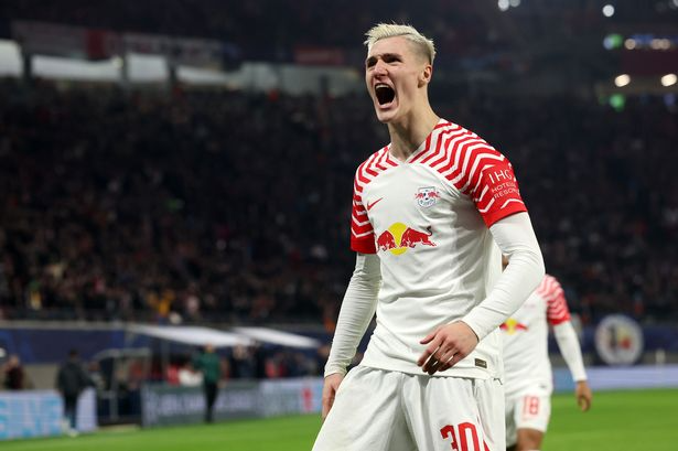 ใจมาแล้ว! ปืนยังลังเลดึง ‘เชสโก้’ โดนโก่งค่าตัว