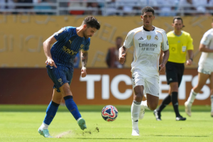 เข่าเสียหมด! จู๊ดวิจารณ์ ‘สนามเมกา’ หญ้าไม่ดี