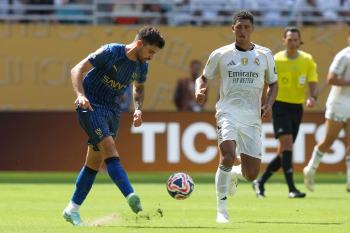 เข่าเสียหมด! จู๊ดวิจารณ์ ‘สนามเมกา’ หญ้าไม่ดี