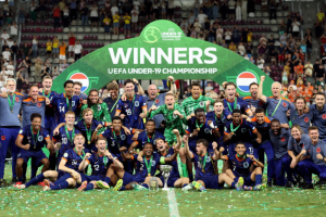 ‘กังหัน’ เบียดกระทิง 1-0 คว้าแชมป์ยูโร ยู-19