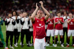 ผีประกาศตั้ง ‘อีแวนส์’ ดูแลดาวรุ่งยืมตัว