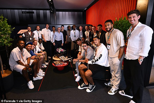 วันหยุดชิลๆ! แข้งสิงโตร่วมงาน ‘เอฟ-วัน’ ที่สเปน