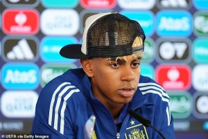 ‘กูตี’ สับ ‘ยามาล’ แต่งตัวไม่ให้เกียรติทีมชาติ