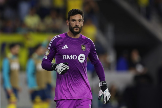 ยอริสหวัง ‘ไก่’ สานต่อแชมป์ยูโรป้า