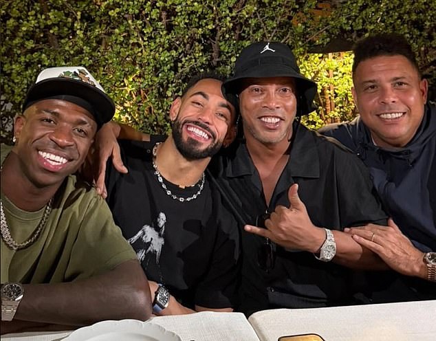 วันของเขา! ‘คุนญ่า’ ร่วมเฟรมตำนานบราซิลชื่นมื่น