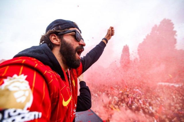 กาลาฯ อกหัก ‘พ่อหมี’ ปัดย้ายหนีหงส์